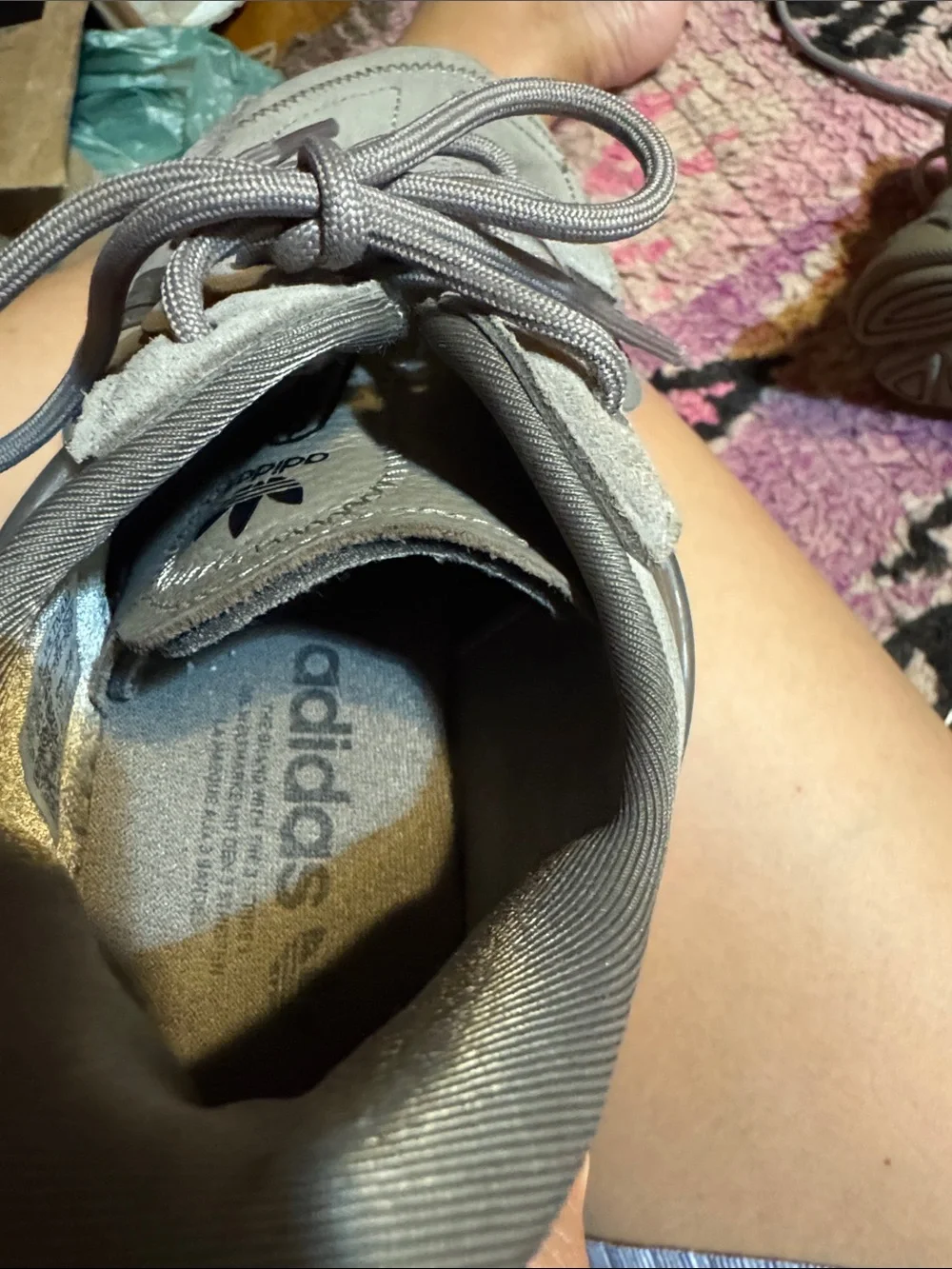 Women’s Adidas Ozweego Sneakers Size 8